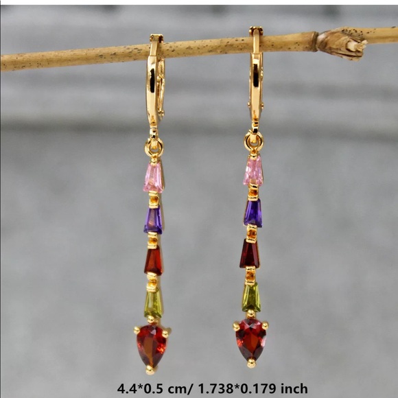 Jewelry - Gold dangle light weight earrings